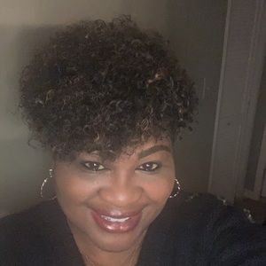 Meet your Posher, Niki